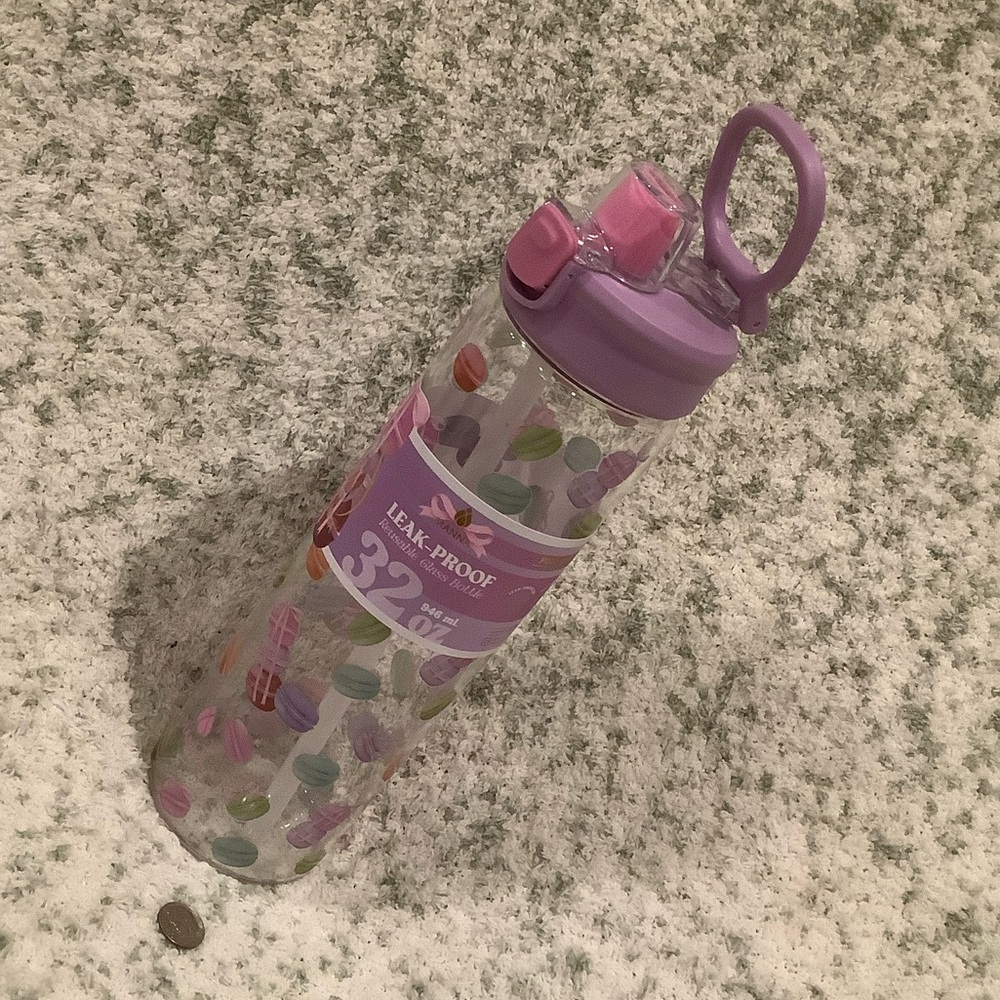 Valentines Day Pastel Macaroons Glass Leak-Proof Water Bottle Manna 32 oz NWT - Picture 14 of 16